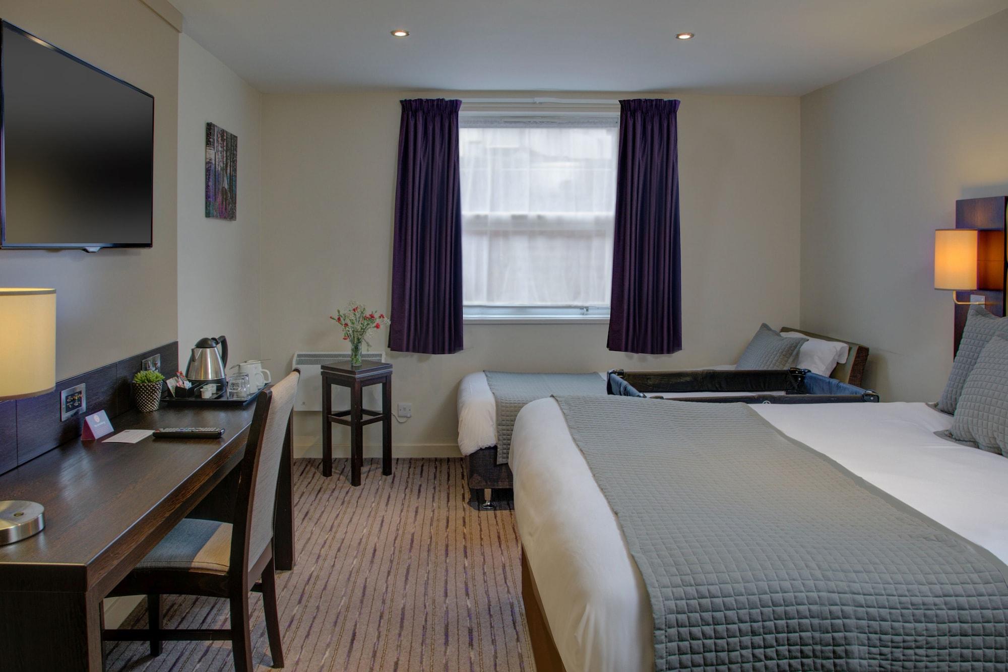 Premier Inn Huddersfield West Esterno foto