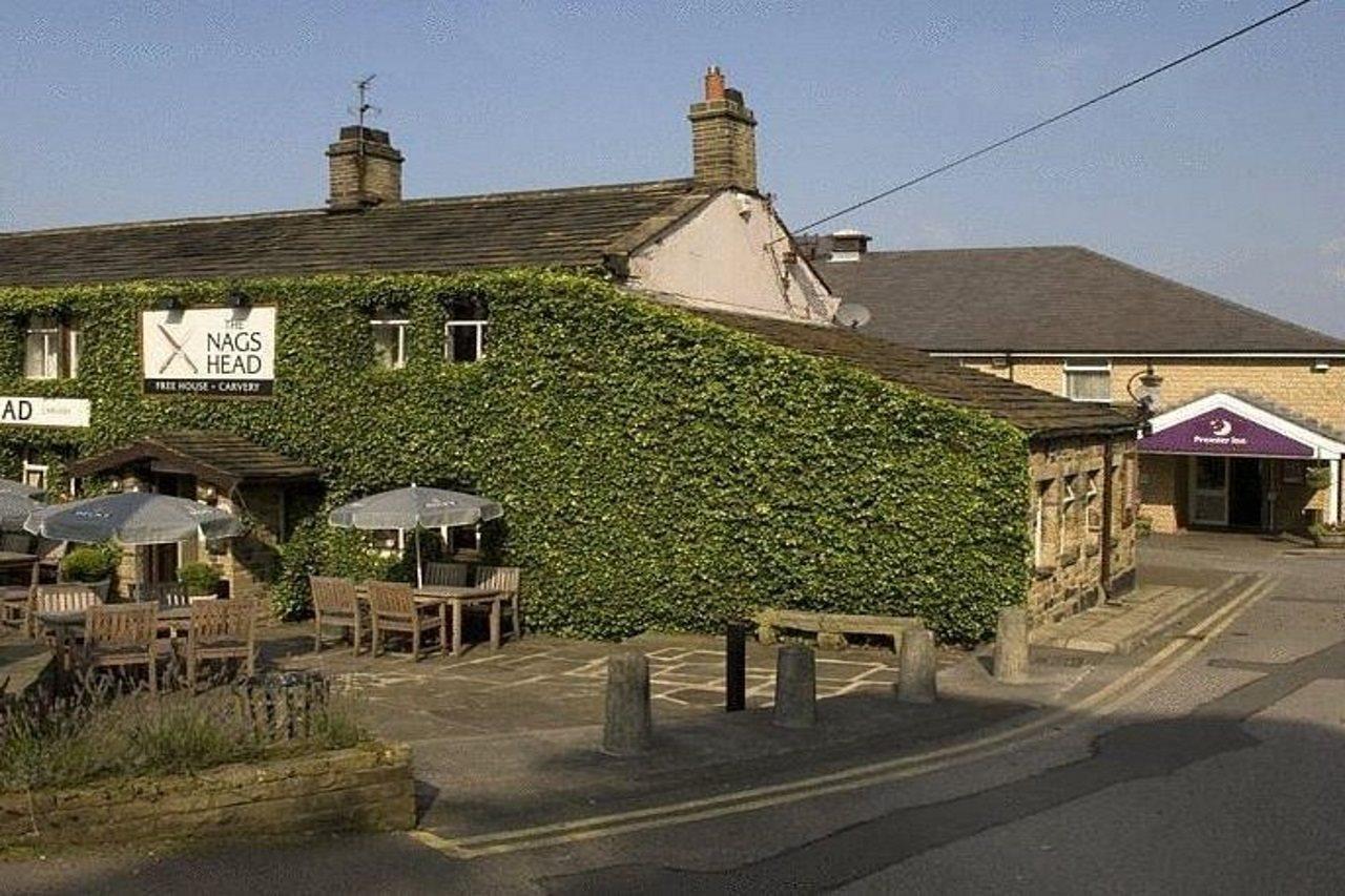 Premier Inn Huddersfield West Esterno foto