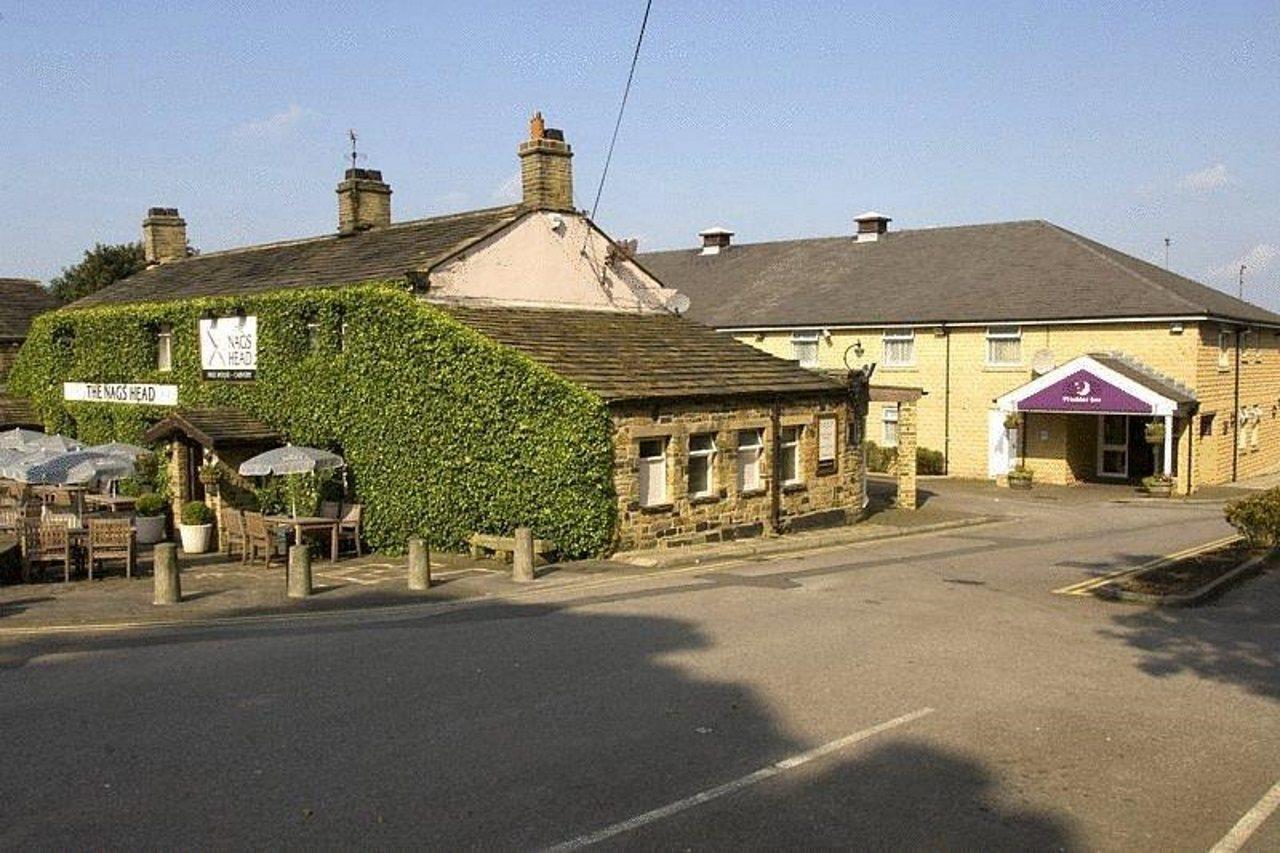 Premier Inn Huddersfield West Esterno foto